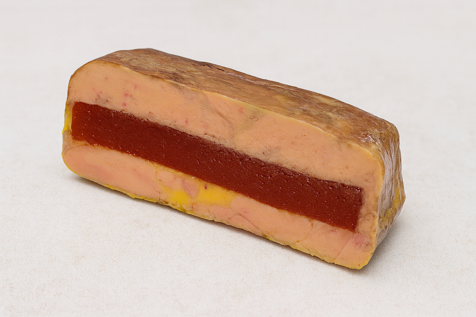 Foie gras confitado al vino con membrillo de casa